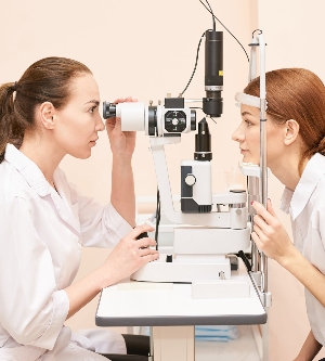 ¿El seguro médico cubre operaciones de ojos y de miopía?