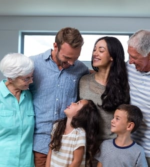 Imagen de una familia agrupada