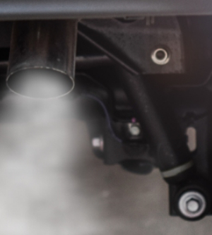 Imagen del tubo de escape del coche