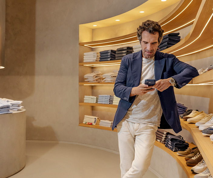 Imagen de Borja Vázquez, CEO de Scalpers, trabajando