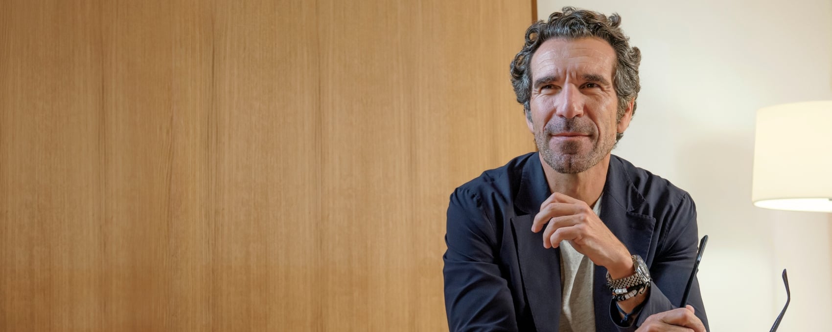 Imagen de Borja Vázquez, CEO de Scalpers, trabajando